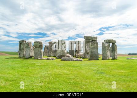 Stonehenge monument de cercle de pierre mégalithique préhistorique dans le Wiltshire Angleterre Royaume-Uni Banque D'Images
