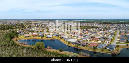 Vue panoramique aérienne de la communauté de banlieue à Ocala, Floride, États-Unis. 23 mars 2025 Banque D'Images