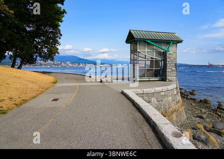 9 O'Clock Gun, un canon situé sur la digue de Stanley Park à Vancouver, Colombie-Britannique, Canada. Banque D'Images