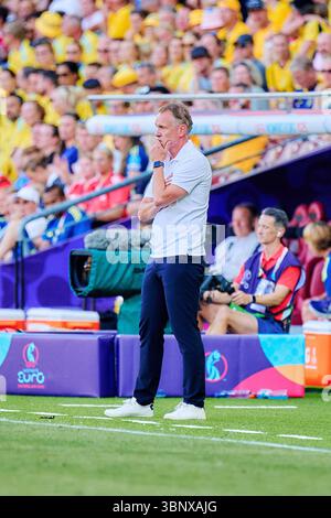 Genf, Deutschland. 04 juillet 2025. Andree Jeglertz steht nachdenklich an der Seitenlinie. UEFA Womens Euro 2025 : d?nemark ? Schweden ; Genf, stade de Gen?ve AM 04.07.2025 crédit : dpa/Alamy Live News Banque D'Images