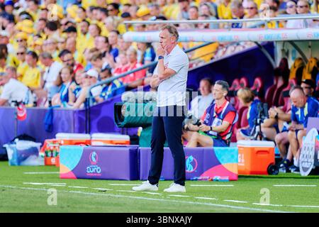 Genf, Deutschland. 04 juillet 2025. Andree Jeglertz steht nachdenklich an der Seitenlinie im stade de Gen?ve. UEFA Womens Euro 2025 : d?nemark ? Schweden ; Genf, stade de Gen?ve AM 04.07.2025 crédit : dpa/Alamy Live News Banque D'Images