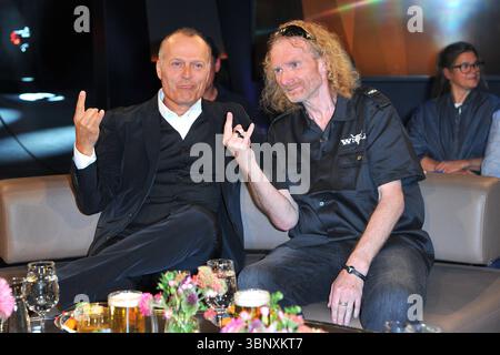 Joja Wendt und Holger Hübner. Aufzeichnung der TV-Sendung NDR Talk Show dans den NDR Studios à Hamburg-Lokstedt. Hambourg, 04.07.2025 Bitte Bildunterschrift : IMAGO Michael Wigglesworth *** Joja Wendt et Holger Hübner enregistrement de l'émission télévisée NDR Talk Show aux studios NDR à Hambourg Lokstedt Hambourg, 04 07 2025 S'il vous plaît légende IMAGO Michael Wigglesworth Banque D'Images