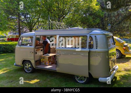 Café Clevedon et voitures Banque D'Images