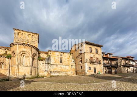 Église de Santa Juliana, Santillana del Mar, Cantabrie, Espagne Banque D'Images