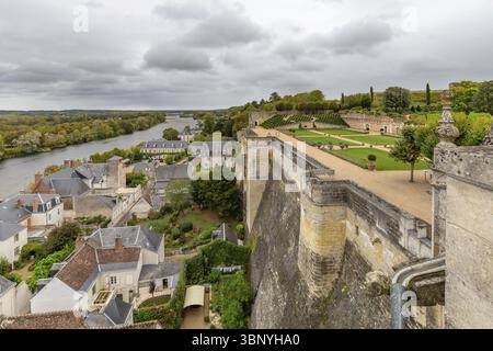 Amboise, France -16 octobre 2019 : Château d'Amboise, parc et jardins au-dessus du vieux centre de la ville, Amboise, Frankrijk Banque D'Images