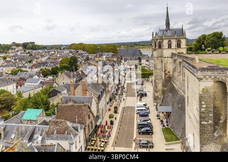 Amboise, France -16 octobre 2019 : Château d'Amboise et Chapelle Saint-Hubert au-dessus du vieux centre de la ville, Amboise, Frankrijk Banque D'Images