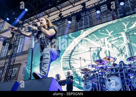 Dream Theater se produit au Lucca Summer Festival 2025 Banque D'Images