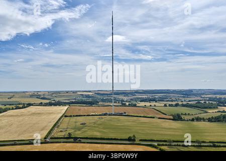 Le mât de transmission Belmont est une imposante structure de télécommunications située au milieu du paysage pittoresque des Lincolnshire Wolds. Banque D'Images