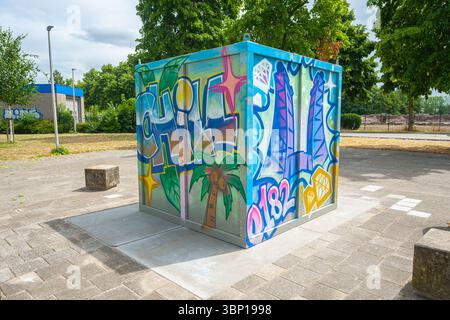 Cabane Chill pour les jeunes décorée de graffitis à Waddinxveen, pays-Bas. Streetart 3D. Banque D'Images