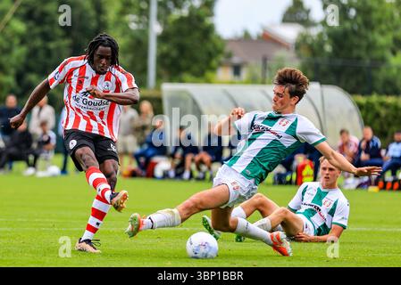ROTTERDAM , 05-07-2025 , terrain d'entraînement Nieuw Terbregge , saison 2025 / 2026 , football néerlandais Eredivisie , Sparta Rotterdam - FC Dordrecht (amical), joueur de Sparta Jelani Seedorf, Lars van der Giessen Banque D'Images