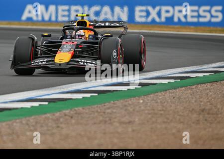 NORTHAMPTON, ANGLETERRE - 5 JUILLET : Yuki Tsunoda du Japon pilotant la (22) Oracle Red Bull Racing RB21 lors des qualifications devant le Grand Prix de F1 de Grande-Bretagne sur le circuit de Silverstone le 5 juillet 2024 à Northampton, Angleterre.(photo de Vince Mignott/Alamy Live News) Banque D'Images