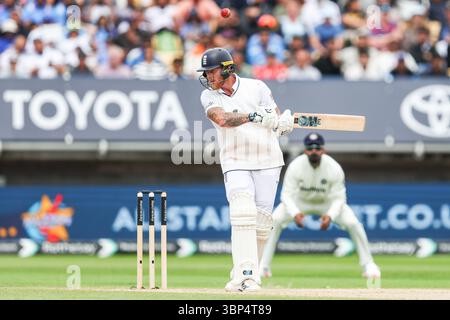 Birmingham, Royaume-Uni. 6 juillet 2025. 'ItÕs Above You, BenÉ' prise lors de la cinquième journée du deuxième Rothesay test match entre l'Angleterre et l'Inde au terrain de cricket d'Edgbaston, Birmingham le dimanche 6 juillet 2025. (Photo : Stuart Leggett | mi News) crédit : MI News & Sport /Alamy Live News Banque D'Images