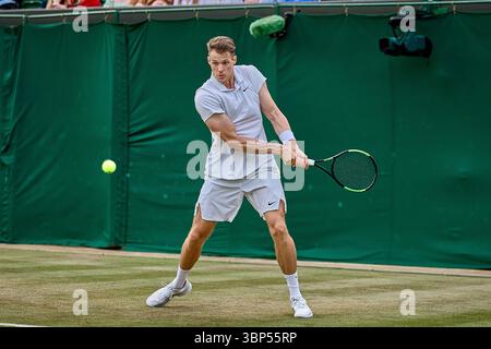 Londres, Londres, Grande-Bretagne. 5 juillet 2025. Hendrik Jebens d'Allemagne revient avec le revers à Julian Cash de Grande-Bretagne et Lloyd Glasspool de Grande-Bretagne lors des Championnats de Wimbledon, 5.7.2025 à Londres (All England Lawn Tennis and Croquet Club), Grande-Bretagne - photo : Mathias Schulz (Credit image : © Mathias Schulz/ZUMA Press Wire) USAGE ÉDITORIAL SEULEMENT ! Non destiné à UN USAGE commercial ! Crédit : ZUMA Press, Inc/Alamy Live News Banque D'Images