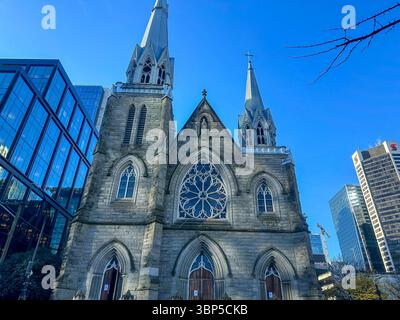 Vancouver, C.-B. - 16 novembre 2023 : la cathédrale du Saint Rosaire au centre-ville de Vancouver Banque D'Images