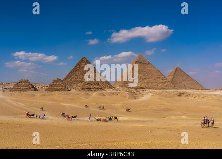 Vue panoramique sur les pyramides de Gizeh Banque D'Images