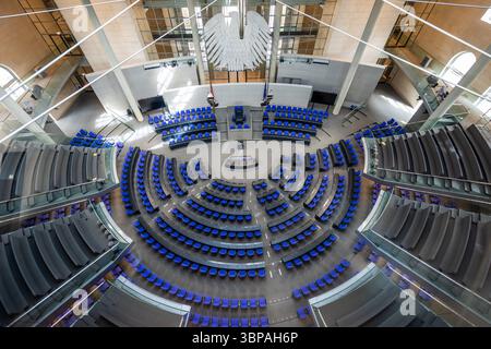 Berlin, Allemagne. 07 juillet 2025. Vue de la chambre plénière du Bundestag. Le Bundestag discute du budget fédéral pendant la semaine de session. Crédit : Michael Kappeler/dpa/Alamy Live News Banque D'Images