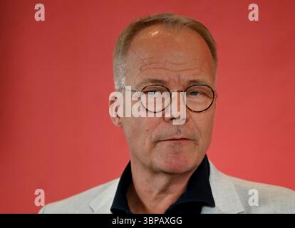 Berlin, Allemagne. 07 juillet 2025. Matthias Miersch, chef du groupe parlementaire SPD, prend la parole avant le début des réunions du groupe parlementaire SPD. Crédit : Niklas Treppner/dpa/Alamy Live News Banque D'Images