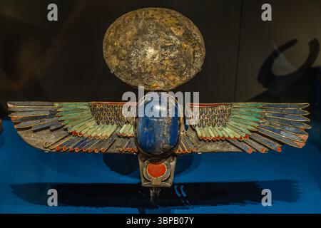 Amulette de Scarabe ailée à GEM représentant le Dieu Khepri (ou Kheper) Banque D'Images