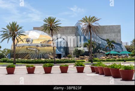 Petersburg, Floride - 27 juin 2025 : Musée de Salvador Dali est l'une des meilleures collections privées du peintre de génie dans le monde Banque D'Images