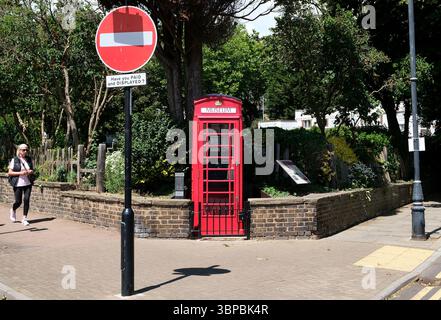 Le Clifftown Telephone Museum, l'un des plus petits musées du monde. Le musée se trouve à l'angle de Capel Terrace et Alexandra Road, Southend Banque D'Images
