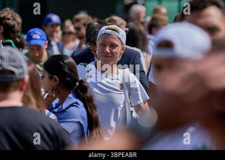 Londres, Londres, Grande-Bretagne. 7 juillet 2025. Max Schoenhaus d'Allemagne après avoir quitté le terrain lors des Championnats de Wimbledon, 7.7.2025 à Londres (All England Lawn Tennis and Croquet Club), Grande-Bretagne - photo : Mathias Schulz (crédit image : © Mathias Schulz/ZUMA Press Wire) USAGE ÉDITORIAL SEULEMENT ! Non destiné à UN USAGE commercial ! Banque D'Images