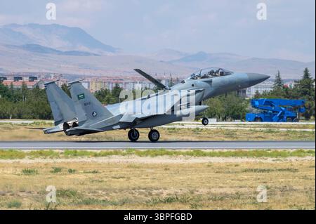 Konya, Turquie - 07.02.2025 : plusieurs avions de guerre de Turquie, États-Unis, Qatar, Egypte, Hongrie, les forces aériennes de l'Azerbaïdjan et de l'Arabie saoudite se réunissent pour un Banque D'Images