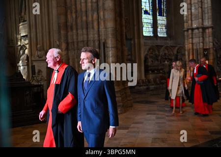Londres, Royaume-Uni. 08 juillet 2025. Le président français Emmanuel Macron lors d'une visite de l'abbaye de Westminster, dans le centre de Londres, le premier jour de la visite d'État du président français au Royaume-Uni. 8 juillet 2025. Photo de Jeanne Accorsini/Pool/ABACAPRESS.COM crédit : Abaca Press/Alamy Live News Banque D'Images