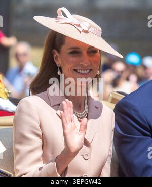 Londres, Angleterre, Royaume-Uni. 8 juillet 2025. La princesse de Galles CARHERINE est vue dans la procession royale d'accueil à Windsor alors que le président français Emmanuel Macron entame une visite d'État au Royaume-Uni. (Crédit image : © Tayfun Salci/ZUMA Press Wire) USAGE ÉDITORIAL SEULEMENT ! Non destiné à UN USAGE commercial ! Crédit : ZUMA Press, Inc/Alamy Live News Banque D'Images