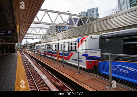 Voie de guidage du SkyTrain de Vancouver, un système de transport en commun rapide de moyenne capacité utilisant des trains entièrement automatisés en Colombie-Britannique, au Canada Banque D'Images