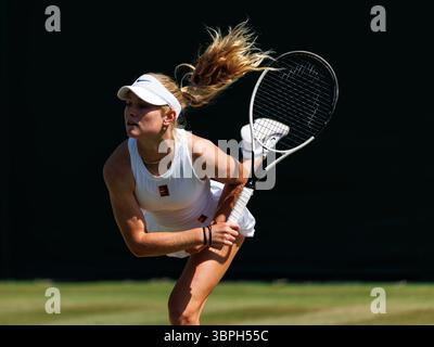 Wimbledon, Royaume-Uni. 08 juillet 2025. Emerson Jones (AUS) pendant Wimbledon 2025. Crédit : Corleve/Alamy Live News Banque D'Images