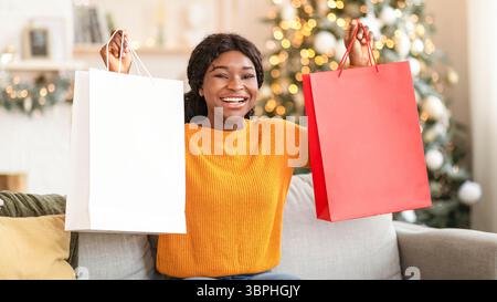 Shopping et ventes saisonnières en hiver pendant les vacances Banque D'Images