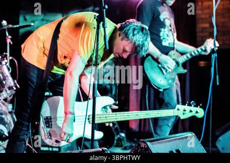 Midwest punk, pop et metal groupes jouant de la musique live Banque D'Images