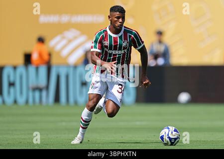 8 juillet 2025 : East Ritherford, NJ, USA ; Hercules de Fluminense court avec le ballon pendant le match entre Fluminense et Chelsea FC, en demi-finale de la Coupe du monde des clubs FIFA 2025, au MetLife Stadium Banque D'Images