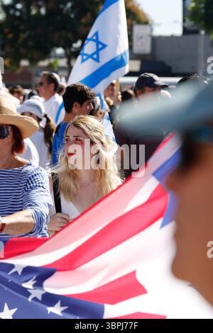 Manifestants lors d'une marche de solidarité pour Israël à Los Angeles, Calif, le 15 octobre 2023. Photo de Raquel G. Frohlich. Banque D'Images