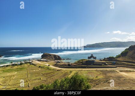 Lombok, Indonésie, paysage de vue sur l'océan de plage autour de Seger. Lombok est une île de la province de Nusa Tenggara Ouest, en Indonésie, en Asie Banque D'Images