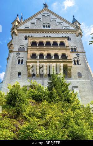 Façade arrière du château de Neuschwanstein vue oblique, Schwangau, Allemagne, Europe Banque D'Images
