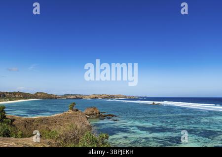 Lombok, Indonésie, paysage de vue sur l'océan de plage autour de Seger. Lombok est une île de la province de Nusa Tenggara Ouest, en Indonésie, en Asie Banque D'Images