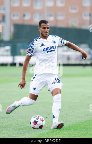 Copenhague, Danemark. 08 juillet 2025. Elias Achouri (30 ans) du FC Copenhagen vu lors d'un match test de pré-saison entre le FC Copenhagen et le FC Fredericia au 10ern du centre d'entraînement du FC Copenhagen à Frederiksberg, Copenhague. Crédit : Gonzales photo/Alamy Live News Banque D'Images