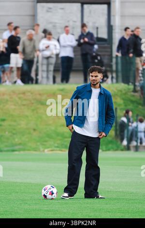 Copenhague, Danemark. 08 juillet 2025. Amin Chiakha du FC Copenhagen vu sur la touche lors d'un match test de pré-saison entre le FC Copenhagen et le FC Fredericia au 10ern du centre d'entraînement du FC Copenhagen à Frederiksberg, Copenhague. Crédit : Gonzales photo/Alamy Live News Banque D'Images