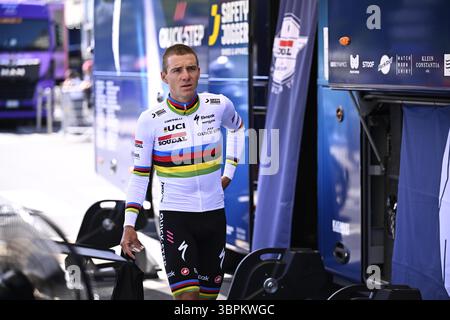 Caen, France. 09 juillet 2025. Belge Remco Evenepoel de Soudal Quick-Step photographié lors de la cinquième étape du Tour de France 2025 cyclisme, un contre-la-montre de 33 km à Caen, France, mercredi 09 juillet 2025. La 112ème édition du Tour de France débute le samedi 5 juillet à Lille, France, et se terminera à Paris, France, le 27 juillet. BELGA PHOTO JASPER JACOBS crédit : Belga News Agency/Alamy Live News Banque D'Images