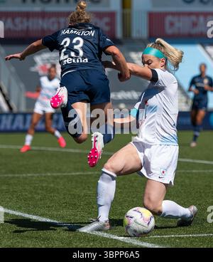 5 juillet 2020, Herriman, Utah, USA : la défenseuse des Red Stars de Chicago JULIE ERTZ (8) fait pression sur l'attaquante courage de Caroline du Nord KRISTEN HAMILTON (23) sur la ligne de but lors de leur match de la ronde préliminaire de la NWSL Challenge Cup au ZIONS Bank Stadium à Herriman, UT, le dimanche 5 juillet 2020. (Crédit image : © Michael Mangum/ZUMA Wire) Banque D'Images