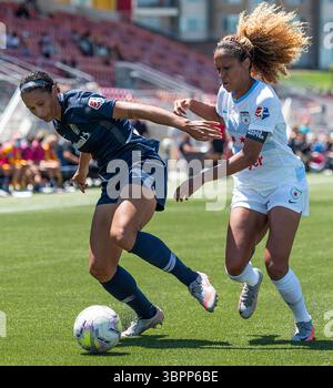 5 juillet 2020, Herriman, Utah, États-Unis : L'attaquante du courage de Caroline du Nord LYNN WILLIAMS (9 ans), à gauche, et le défenseur des Red Stars de Chicago CASEY SHORT (6 ans) se battent pour posséder lors de leur match de la NWSL Challenge Cup Preliminary Round au ZIONS Bank Stadium à Herriman, UT, le dimanche 5 juillet 2020. (Crédit image : © Michael Mangum/ZUMA Wire) Banque D'Images