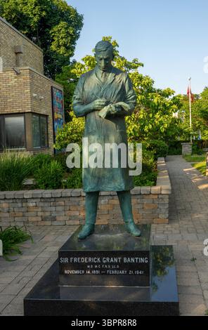 Statue de Sir Frederick G Banting à Banting Square à London Ontario Canada Banque D'Images