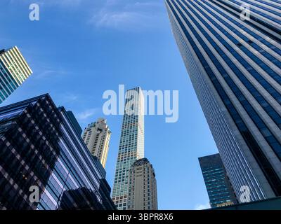 Manhattan, New York - 15 février 2019 : 432 Park Avenue, gratte-ciel résidentiel le long de Central Park Banque D'Images