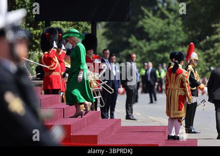 Windsor Royaume-Uni. Le roi Charles III et la reine Camilla au château de Windsor pour la visite d'État du président Macron de France. 8 juillet 2025. Ref :LMK430-S090725-001 Anfisa Polyushkevych/Landmark Media WWW.LMKMEDIA.COM Banque D'Images