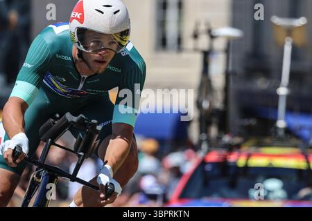 Tour de France individuel contre la montre étape 5 Caen à Caen 9 juillet 2025 remporté par Remco Evenepoel Jonathan Milan débute en Vert Banque D'Images