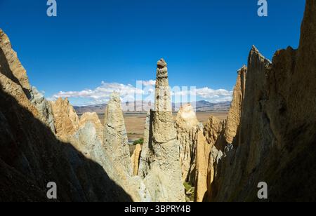 The Clay Cliffs - Pinnacles d'argile qui forment les Clay Cliffs à l'extérieur d'Omarama, Canterbury, Nouvelle-Zélande Banque D'Images