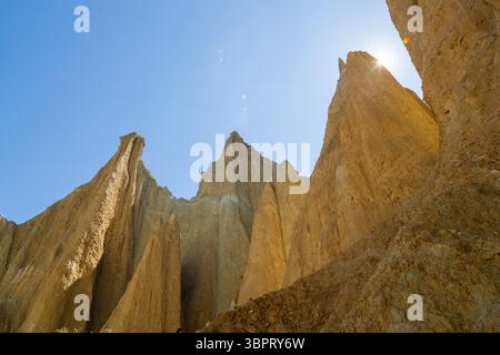 The Clay Cliffs - Pinnacles d'argile qui forment les Clay Cliffs à l'extérieur d'Omarama, Canterbury, Nouvelle-Zélande Banque D'Images