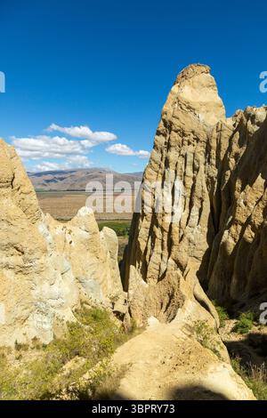 The Clay Cliffs - Pinnacles d'argile qui forment les Clay Cliffs à l'extérieur d'Omarama, Canterbury, Nouvelle-Zélande Banque D'Images