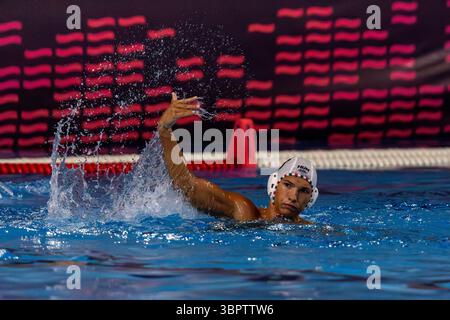 ISTANBUL, TURQUIE - 9 JUILLET 2025 : match du Championnat d'Europe de water-polo masculin U16 entre Turkiye et la Hongrie au complexe sportif Beylikdüzü, Istanbul. Crédits : ahmetozkanPhotography Banque D'Images